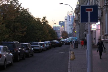 Rusya Minsk başkentidir. Lenin Caddesi gece görünümü 