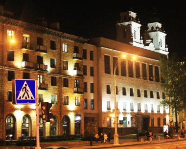 Rusya Minsk başkentidir. Kazananlar Avenue gece görünümü 1