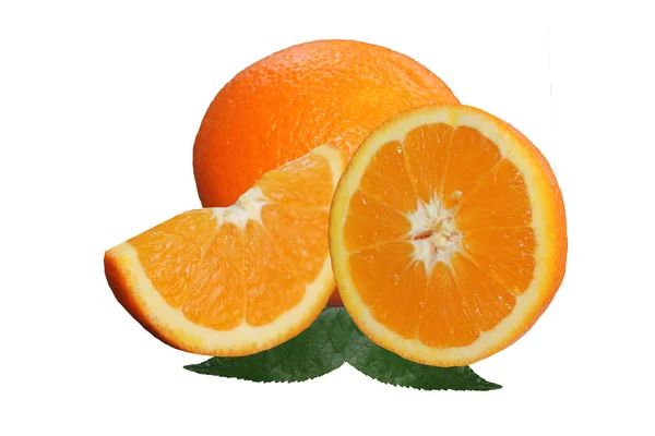 Tutto Intero Metà Quarto Vitamina Arancio Fresco Isolato Sfondo Bianco — Foto Stock