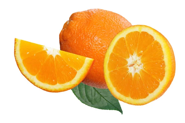 Ganz Hälfte Und Viertel Der Frischen Köstlichen Orange Isoliert Auf — Stockfoto