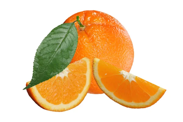 Leckere Orange Und Zwei Scheiben Auf Einem Isolierten Weißen Hintergrund — Stockfoto