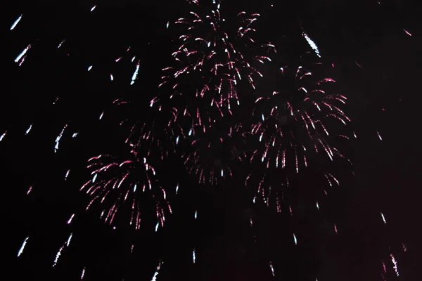 Ster Verstrooiing Van Helder Roze Vuurwerk Lichten Tijdens Halloween Kerstmis — Stockfoto