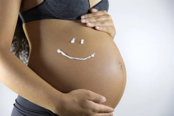 Embarazo Cuidado Piel Vientre Mujer Embarazada Sonrisa Crema Hidratante Para Fotos de stock