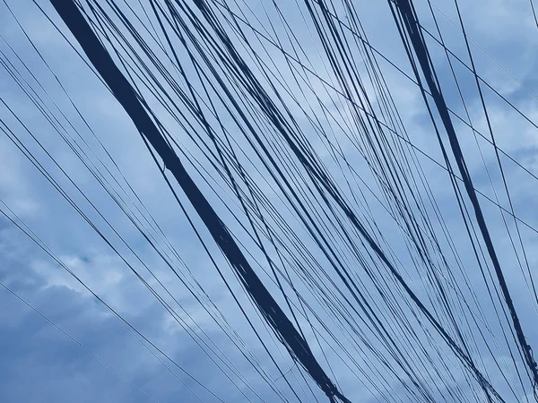 Hoogspanningslijnen Bewolkte Lucht Achtergrond Toning — Stockfoto