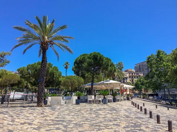 Španělsko Katalánsko Barcelona 2017 Ulice Slunečný Den Turistická Městská Ulice — Stock fotografie