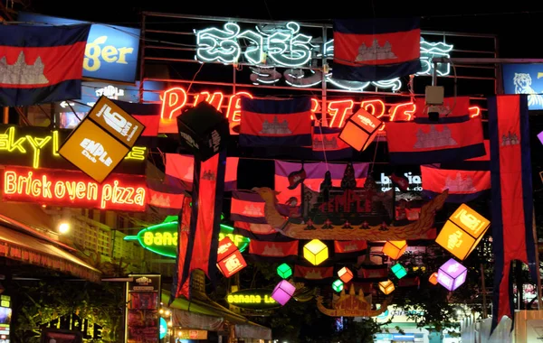 Siem Reap Camboja Dezembro 2018 Brilhantemente Decorado Com Bandeiras Guirlandas — Fotografia de Stock