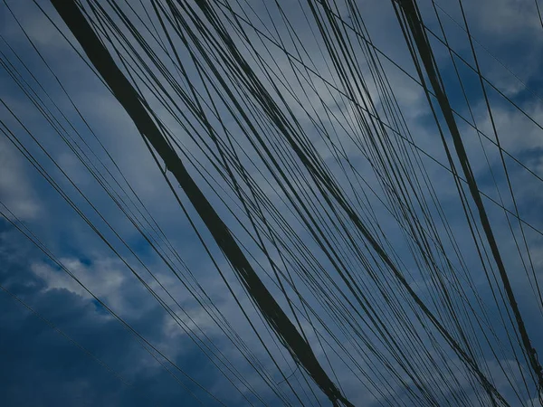 Linhas Energia Céu Nublado Fundo Tonificação — Fotografia de Stock