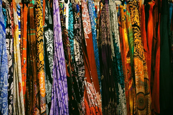 Eine Große Anzahl Von Bunten Tüchern Gemusterten Textilien Hintergrund — Stockfoto