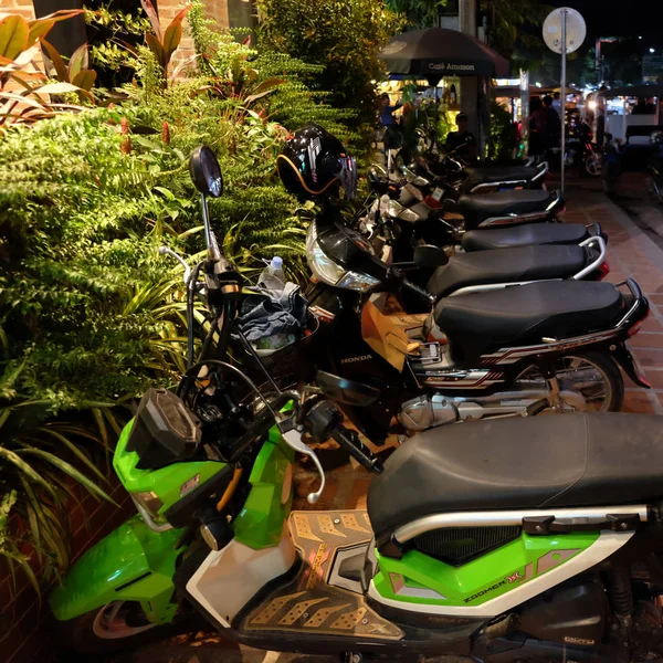 Siem Reap Kambodscha Dezember 2018 Motorroller Auf Dem Bürgersteig Geparkt — Stockfoto