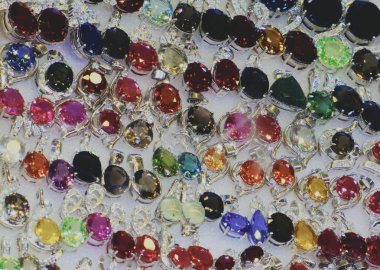 parlak ucuz kadın bijouterie, takı, parlak cam, arka plan