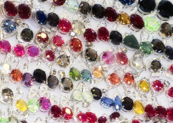 parlak ucuz kadın bijouterie, takı, parlak cam, arka plan