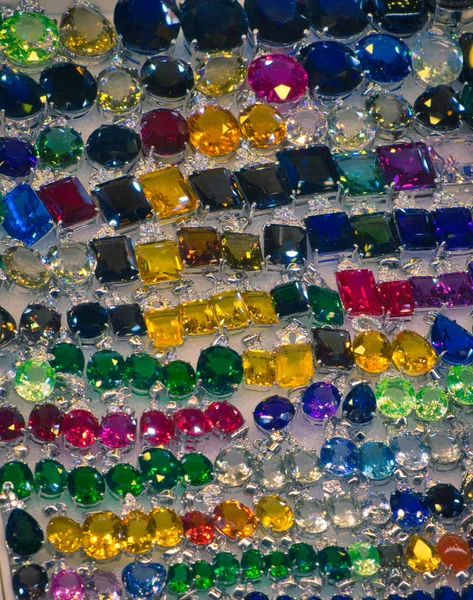 parlak ucuz kadın bijouterie, takı, parlak cam, arka plan