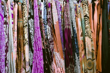 renkli Şallar çok sayıda, desenli Tekstil, arka plan