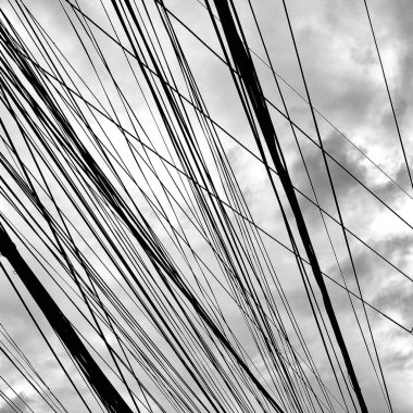 güç hatları ve bulutlu gökyüzü, arka plan, tonlama