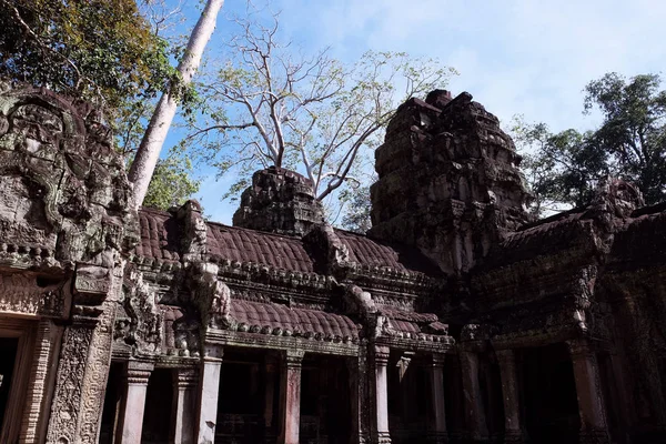 Ruinas Antiguo Edificio Khmer Casa Piedra Decorada Con Magníficas Tallas —  Fotos de Stock