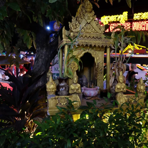 Siem Reap Camboja 2018 Pequeno Santuário Hindu Rua Uma Cidade — Fotografia de Stock