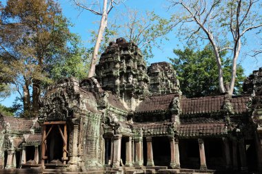 Kamboçya'daki Ta Prohm tapınak kompleksinin kalıntıları. Khmer İmparatorluğu'nun mimari mirası. Dünya mimarisinin başyapıtı.