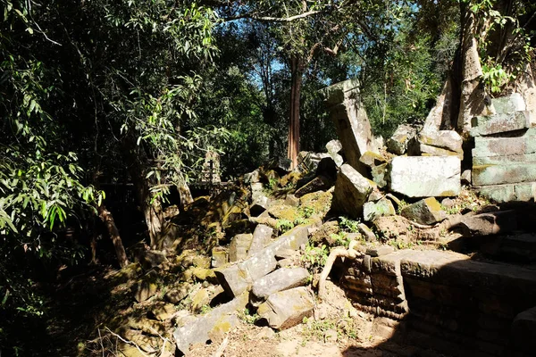 Blocos Pedra Das Ruínas Antigas São Iluminados Pelo Sol Brilhante — Fotografia de Stock