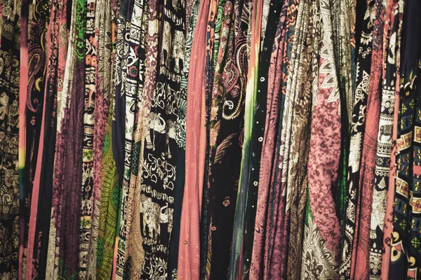 カラフルなショール パターン化した織物 背景の多数 — ストック写真