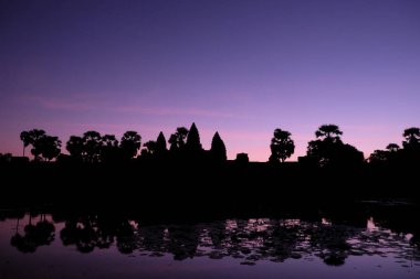 Güzel görünüm Silhouette Angkor Wat içinde Kamboçya içinde Sunrise.
