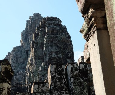Kamboçya 'da Bayon 'un anıtsal antik Tapınağı. Indochina 'da Ortaçağ Tapınağı. Antik uygarlıkların mimari sanatı.