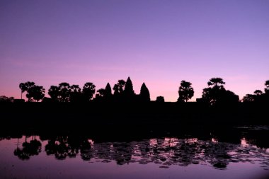 Güzel görünüm Silhouette Angkor Wat içinde Kamboçya içinde Sunrise.