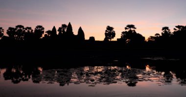 Güzel görünüm Silhouette Angkor Wat içinde Kamboçya içinde Sunrise.