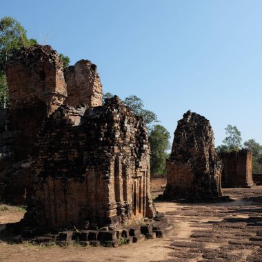 Harap Khmer baray. Ortaçağ tuğla binaları. Mimari anıt.
