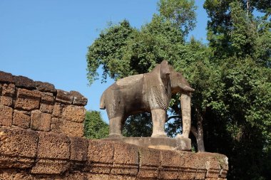 Doğu Mebon tapınağında fil heykeli. Angkor, Kamboçya.
