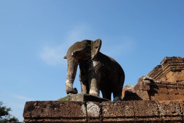 Doğu Mebon tapınağında fil heykeli. Angkor, Kamboçya.