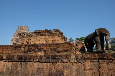 Doğu Mebon tapınağında fil heykeli. Angkor, Kamboçya.