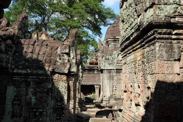 柬埔寨中世纪石建筑的废墟 破旧旧建筑 — 图库照片