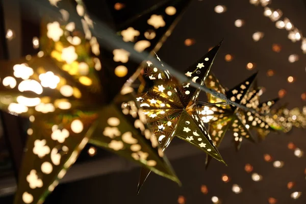 Lanternas Decorativas Forma Estrela Suspensas Teto Guirlanda Natal — Fotografia de Stock