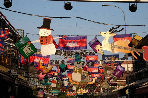 Siem Reap Camboja Dezembro 2018 Decorações Natal Uma Rua Cidade — Fotografia de Stock