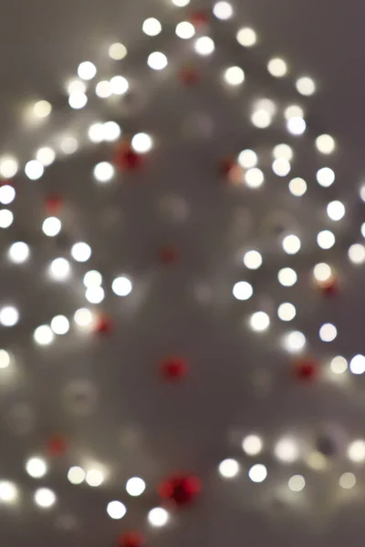 Рождественская Елка Созданная Гирляндой Новогодними Игрушками Стене Размытый Фон — стоковое фото