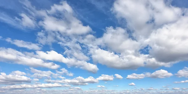 Nubes Blancas Sobre Cielo Azul Como Fondo Clima Soleado — Foto de Stock