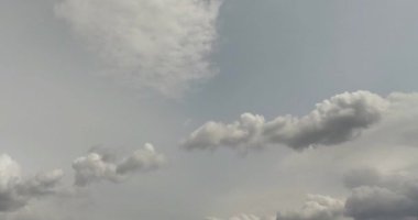 Fırtınadan önce bulutlu bir gökyüzü. Bulutlu. Zaman aşımı.
