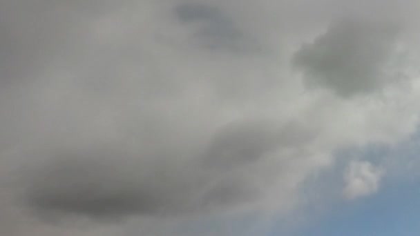 Nuages sur le ciel nuageux. Ciel nuageux. Temps écoulé.