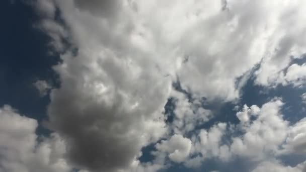 Хмари Блакитному Небі Тімелапсе Прискорене Відео — стокове відео