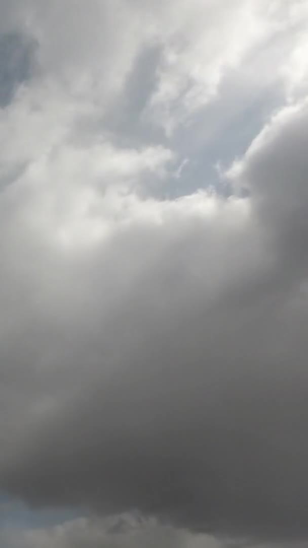 Timelapse Cloudy Sky Inglés Cielo Nubes Oscuras Antes Tormenta — Vídeos de Stock