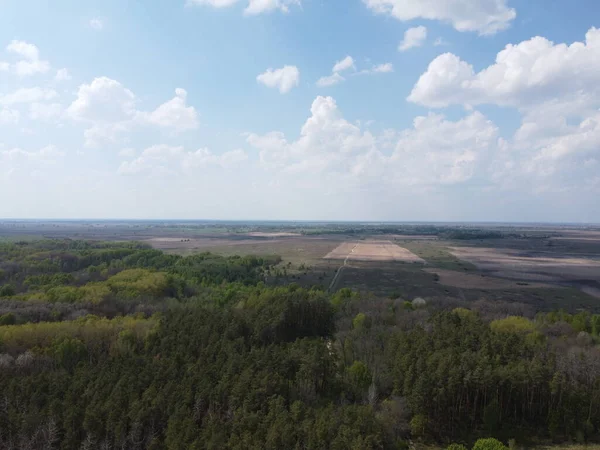 Prachtige Blauwe Lucht Boven Bos Uitzicht Vanuit Lucht Landbouwgrond — Stockfoto