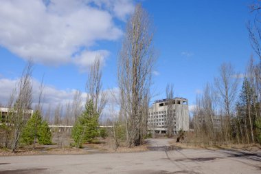 Polissya oteli, Çernobil felaketinden etkilenen Ukrayna 'nın terk edilmiş Pripyat kentindeki en yüksek binalardan biridir.).