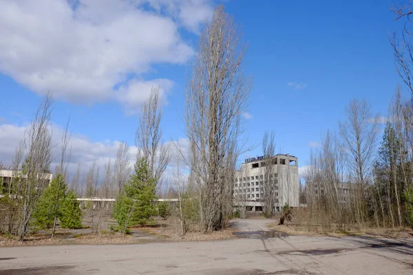 Polissya oteli, Çernobil felaketinden etkilenen Ukrayna 'nın terk edilmiş Pripyat kentindeki en yüksek binalardan biridir.).