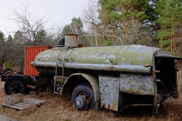 Vieux Camion Citerne Cassé Dans Zone Contamination Par Rayonnement Tchernobyl — Photo