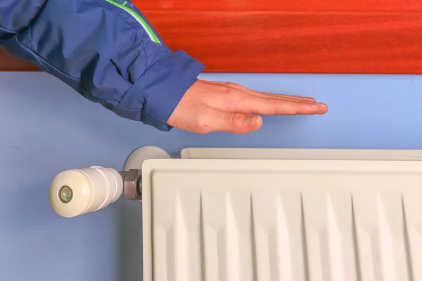 Manual Check Whether Radiator Working Apartment — Stock Photo, Image