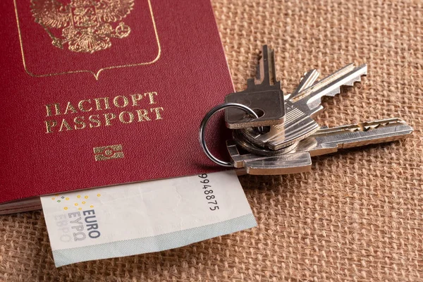 Reis Toeristische Arrangementen Russische Paspoort Euro Kaarten Sleutels Vakantie Planning — Stockfoto