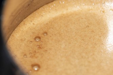 Turk kahve ocakta pişirilir.