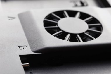 Siyah fan elektroniği yakın çekim.