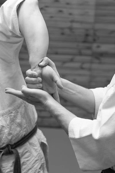 Практика самооборони в навчанні бойових мистецтв — стокове фото