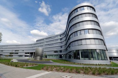 Köln, Almanya - Haziran 07, 2018: nehir rönesansındaki konteynır gemisi